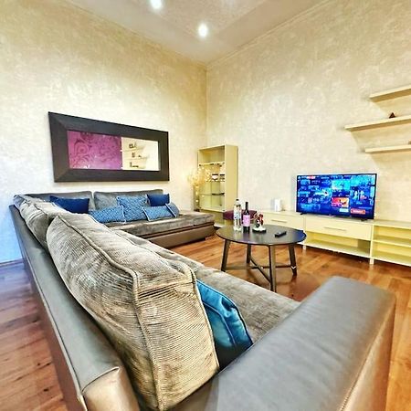 Ultra Central Apartment / 10 Ppl Budapest Eksteriør bilde